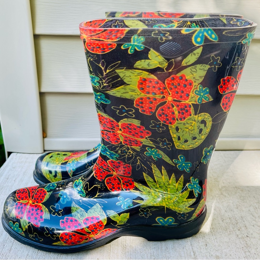Sloggers Waterproof Rubber Rain Boots Women Black w/ Floral Multi Color Size 9